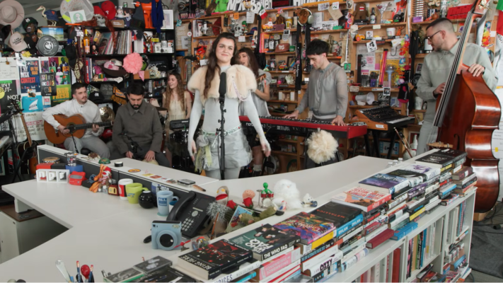 Telediario 2 - Amaia entra en 'Tiny Desk'