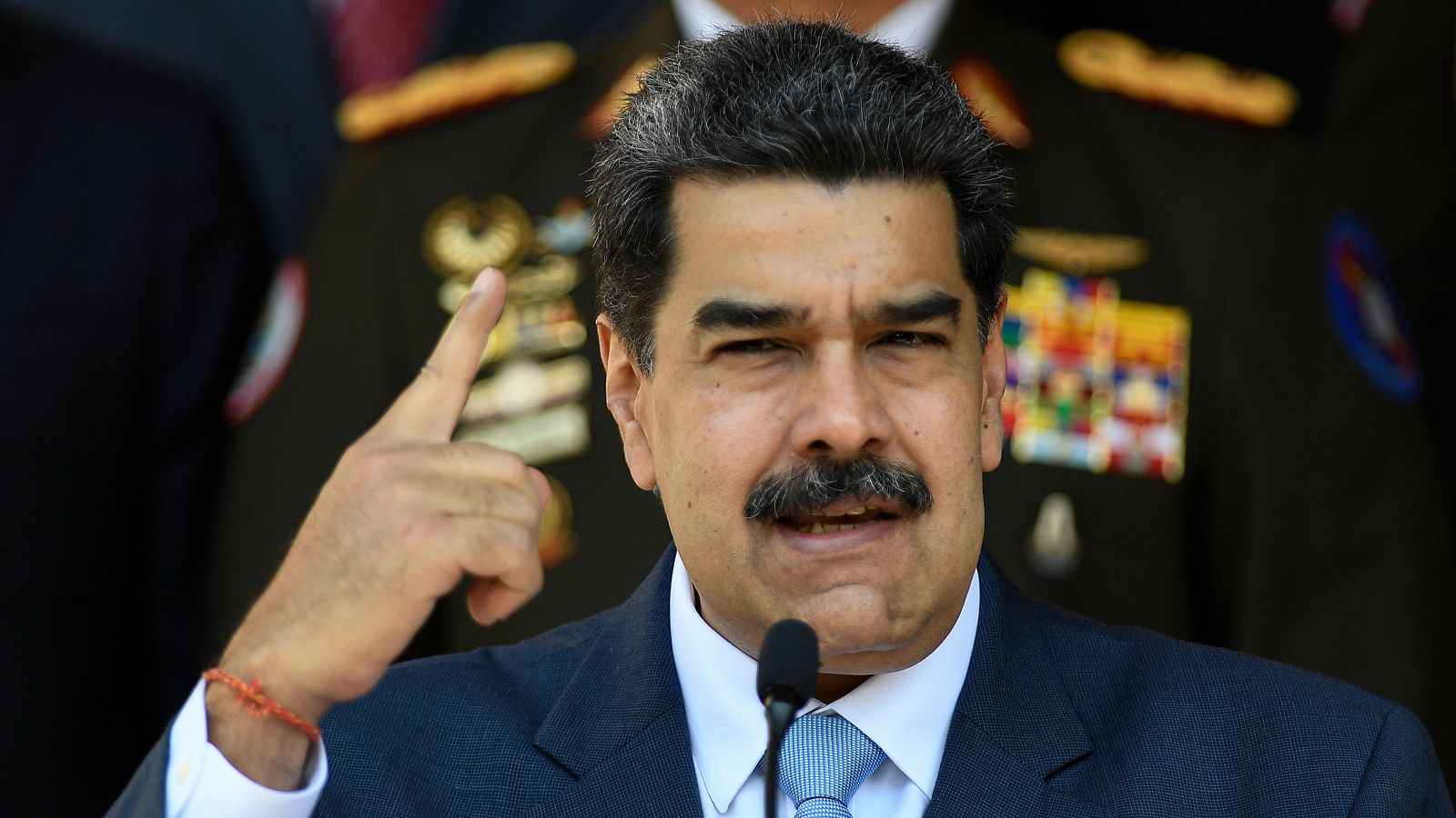 EE.UU. acusa a un soldado de apostar sobre la captura de Maduro - Telediario 1 | Ver