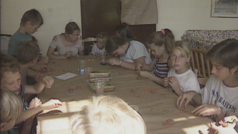 Familas vascas, pioneras en acoger a niños de Chernóbil desde hace 30 años | RTVE Play - Ver ahora