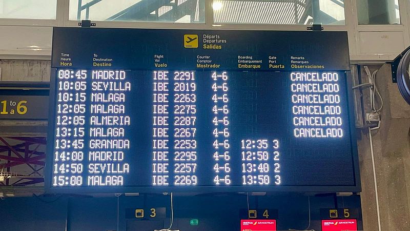 El aeropuerto de Melilla vive una nueva jornada de caos debido a las nubes bajas