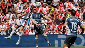 El Rayo se sobrepone a la Real Sociedad y al VAR