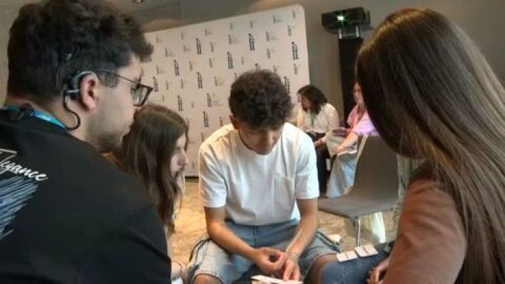 En lengua de signos - Jóvenes sordos de FIAPAS se reúnen en Madrid