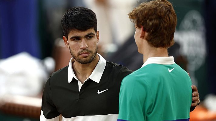 Tenis - Así ha reaccionado Jannik Sinner tras enterarse en la pista de la baja de Alcaraz para Roland Garros: "Es duro para el tenis"