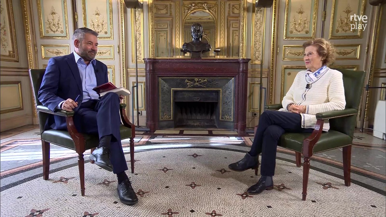 Conversatorios en Casa de América - Julia Navarro - Conversatorios en Casa de América | Ver