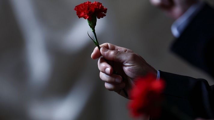 Telediario Fin de Semana - 50 aniversario de la entrada en vigor de la Constitución en Portugal