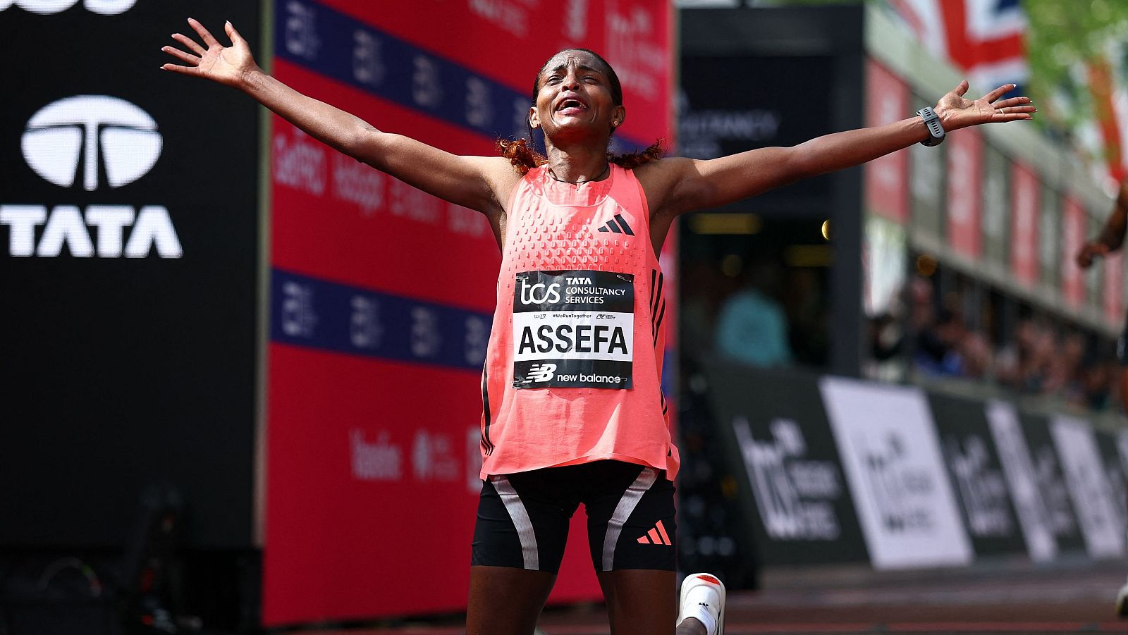 Tigst Assefa bate el récord del mundo de maratón en Londres - Atletismo | Ver