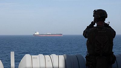 Cerca de 20.000 marinos permanecen atrapados desde hace semanas en el Golfo Pérsico