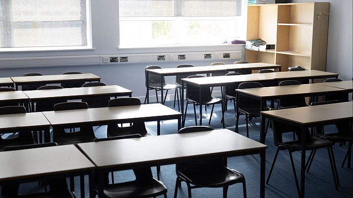 Telediario Fin de Semana - El acuerdo de PP y Vox en Extremadura obliga a suspender las clases extraescolares de árabe y cultura marroquí en los colegios