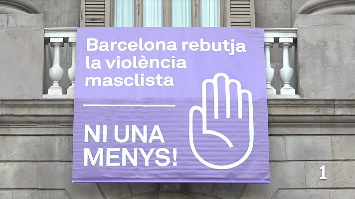 L'Informatiu - Minut de silenci a Barcelona pel primer feminicidi de l'any a Catalunya
