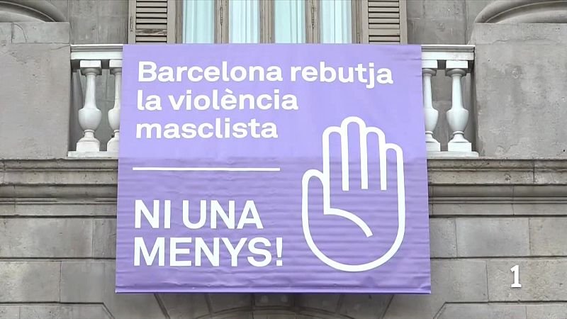 Minut de silenci a Barcelona pel primer feminicidi de l'any - L'Informatiu | Veure