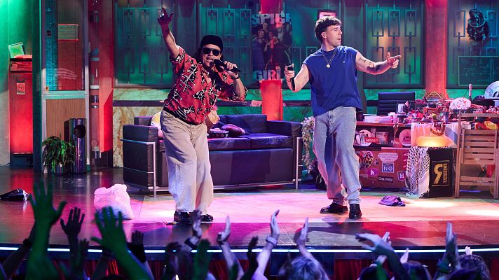 Quevedo canta "El baifo", "Al golpito" y "La Graciosa" en 'La Revuelta'