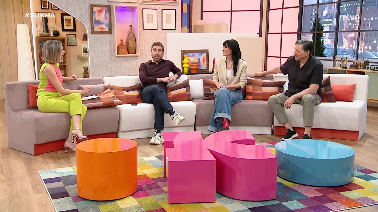 Sukha - Carlos Bardem y Cecilia Gessa - Sukha | Ver