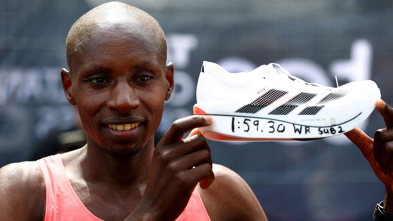 ¿Cómo ha roto Sawe la barrera de las dos horas en maratón? - Los Deportes de La1 | Ver