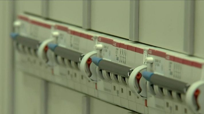 L'Informatiu - La gran apagada continua sense explicació un any després