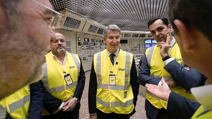 Telediario 1 - El apagón, motivo de disputa política un año después