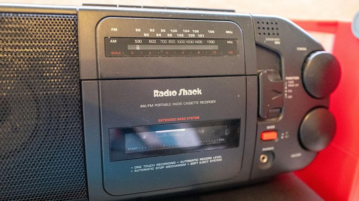 Telediario 1 - Un año del apagón que sacó el lado solidario de España