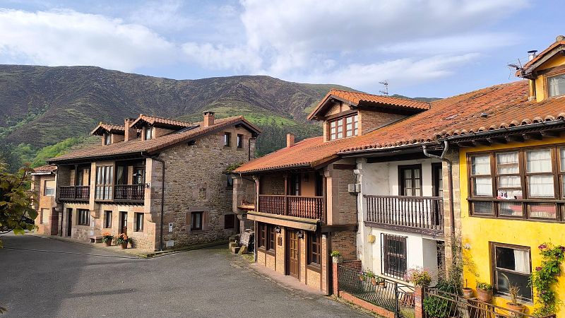 San Vicente del Monte, el pueblo que no vivió el apagón - TeleCantabria | Ver