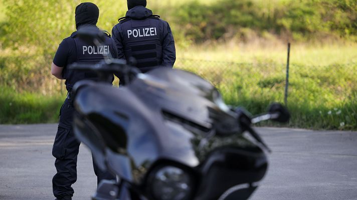 Telediario 1 - Alemania despliega a 1.200 policías en una operación contra la banda motera Ángeles del infierno