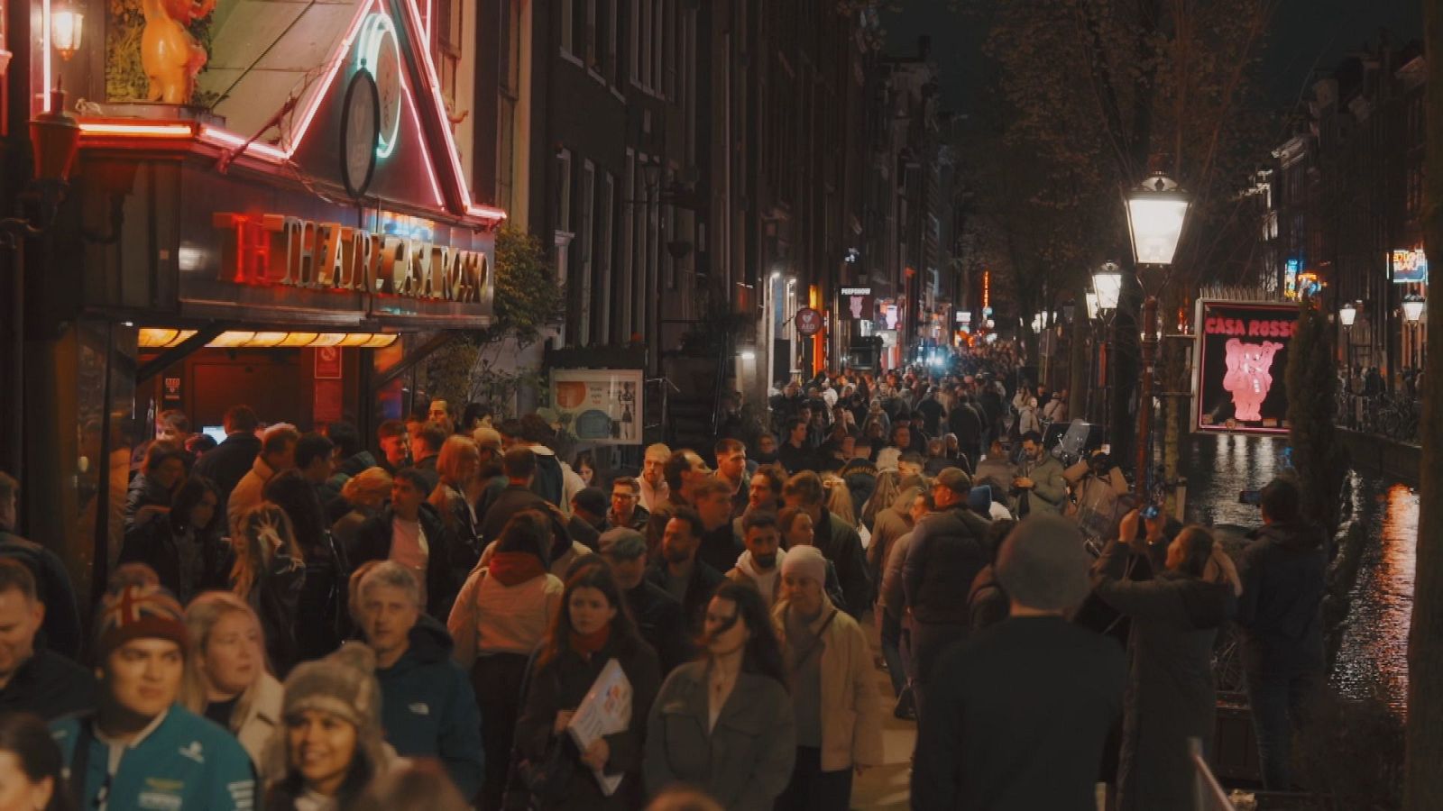 'Tsunami turístico': cómo reflotar y poner a salvo a ciudades ahogadas por el turismo - Canal 24h | Ver vídeo