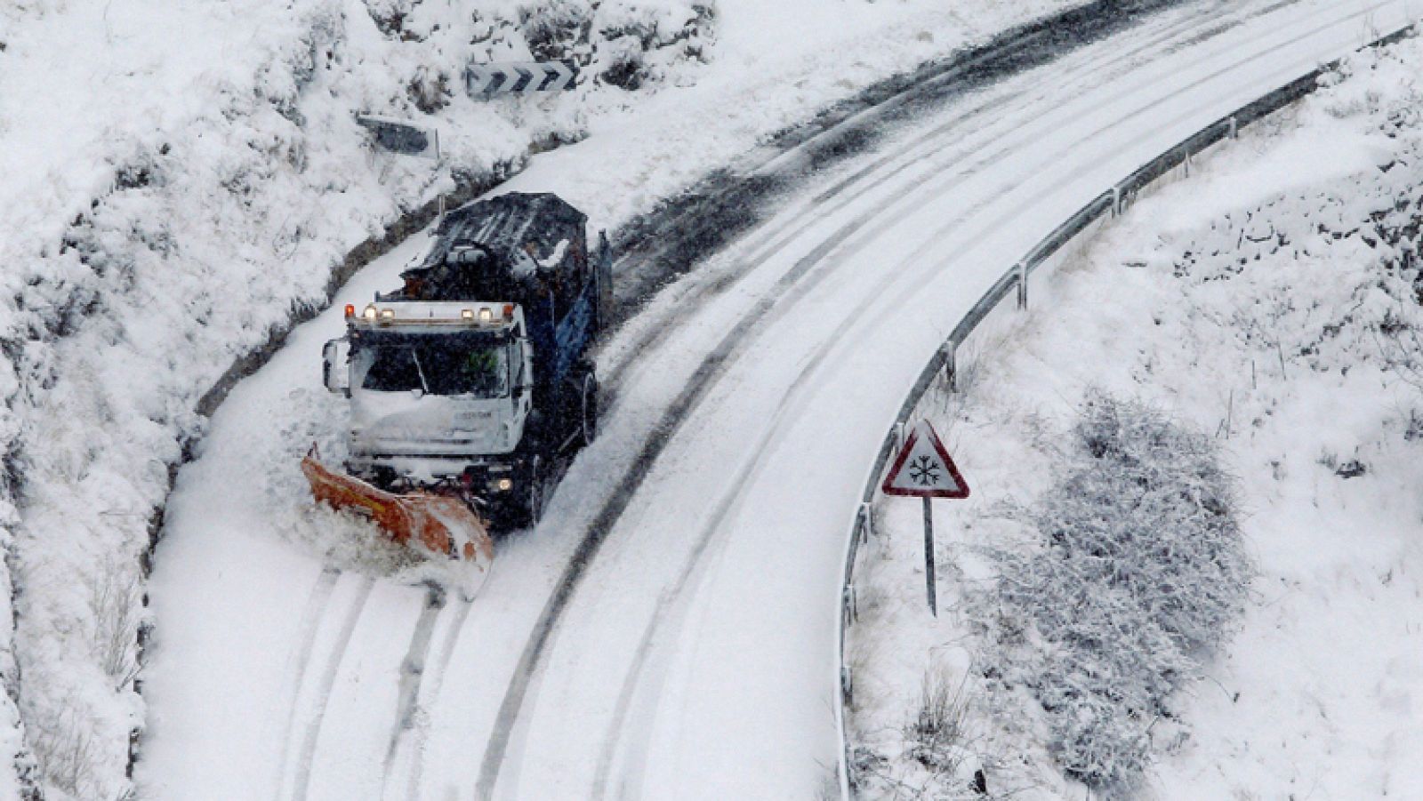 Remite el temporal en el noreste y se traslada a Canarias | Ver
