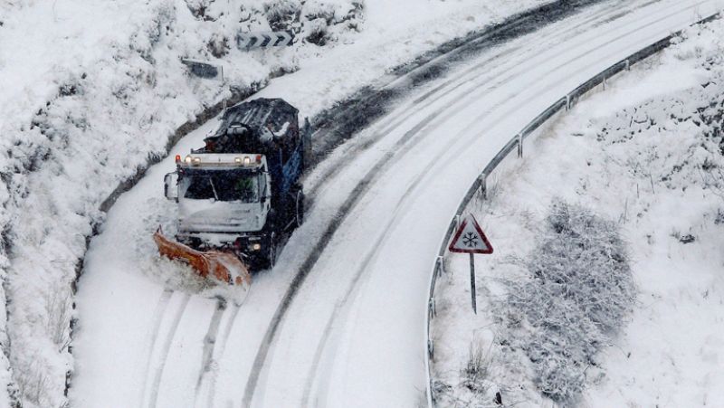 Remite el temporal en el noreste y se traslada a Canarias | Ver