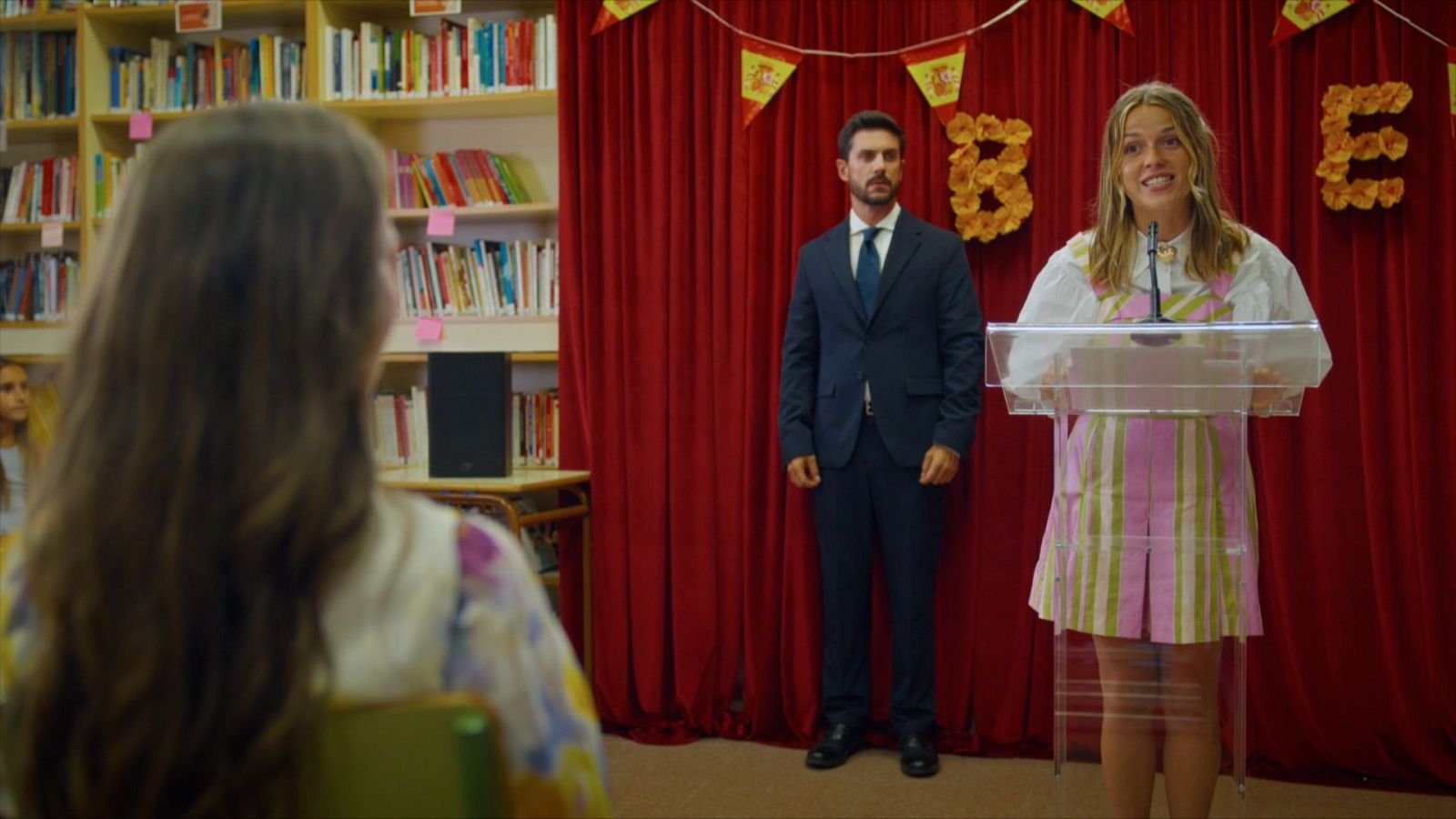 Barrio Esperanza - El discurso de Claudia a la reina que refleja el trabajado de los educadores - Barrio Esperanza | Ver