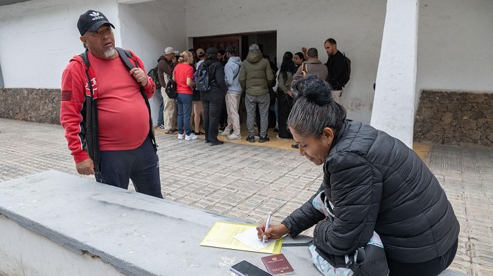 Noticias Murcia - Tensión entre los inmigrantes para obtener el certificado de vulnerabilidad