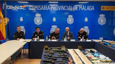 Una veintena de detenidos en una operaci�n contra el narcotr�fico en M�laga - Telediario 1 | Ver v�deo