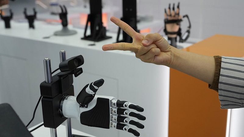 La utilización de la inteligencia artificial y de la robótica tanto en la industria como en la sanidad es ya una realidad - Noticias Murcia | Ver