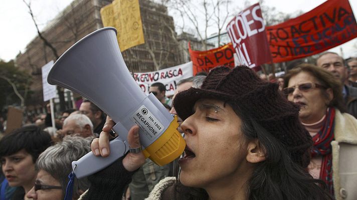 Informativo 24h - Cientos de miles de portugueses abren la marcha contra la 'troika'