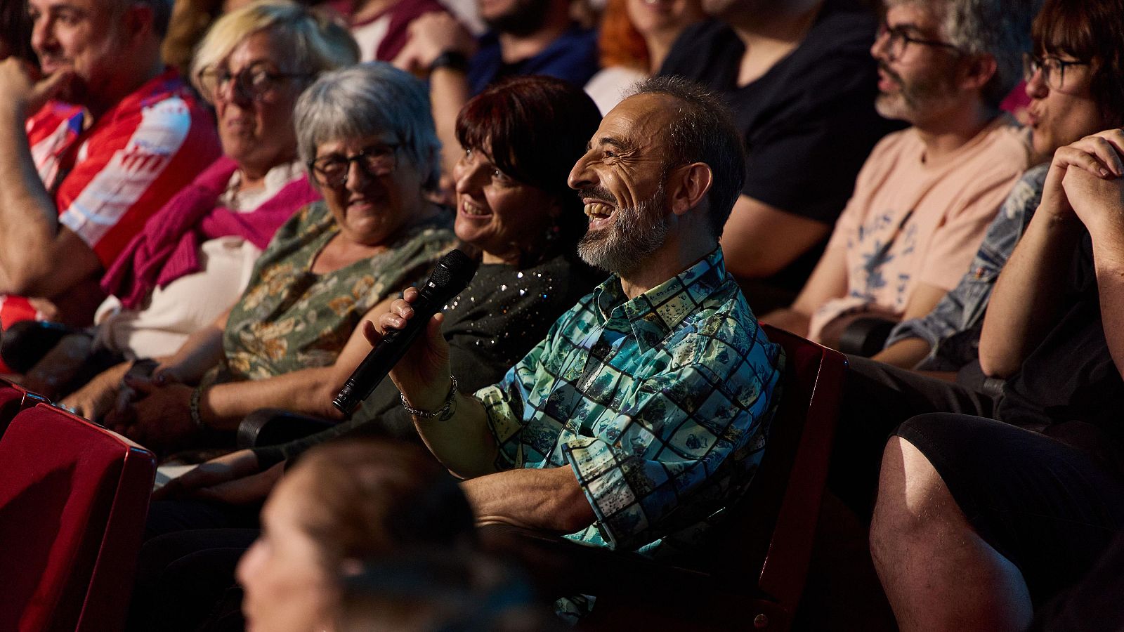 La Revuelta | Chófer de Moncloa y poeta en los ratos libres - La Revuelta | Ver