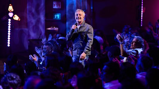 Sergio Dalma canta "Baila morena"