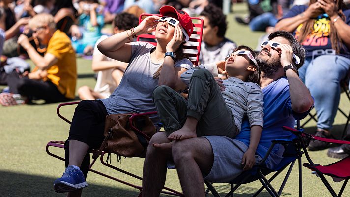Eclipse solar 2026: ¿cómo observarlo de manera segura? - Mediodía en RNE | Ver
