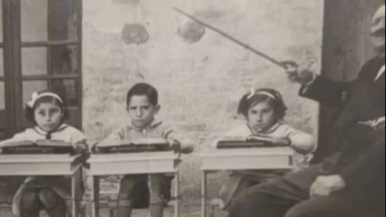 Dos hermanas viajan de Argentina a España para presentar la primera querella por exilio forzado durante la Dictadura franquista - Directo al grano | Ver