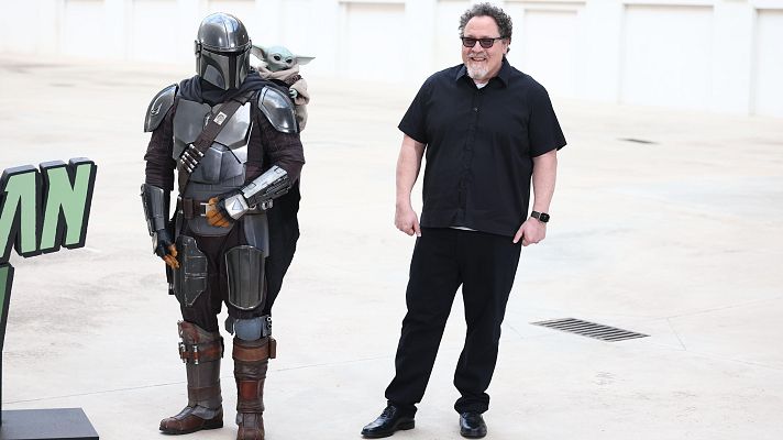 Telediario 1 - Jon Favreau presenta 'The Mandalorian and Grogu en Madrid'