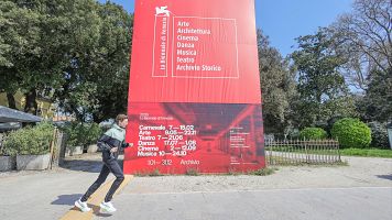 Dimite el jurado de la Bienal de Venecia en plena crisis por los pabellones de Israel y Rusia