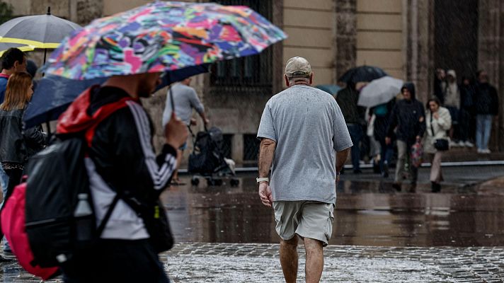 Telediario 1 - El puente del 1 de mayo arranca con tiempo variable