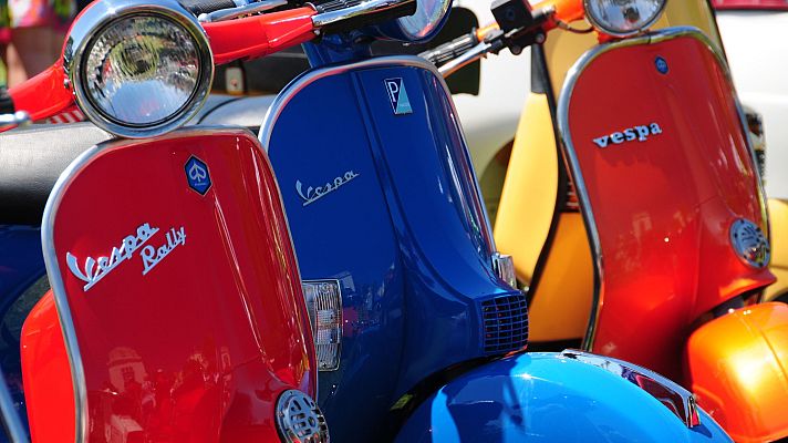 Telediario 1 - La Vespa cumple 80 años: así nació el icono italiano que ha traspasado fronteras