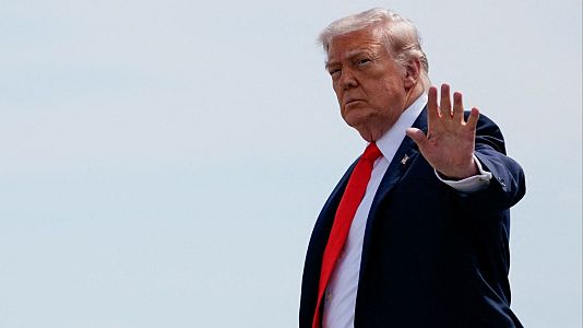 Trump anuncia aranceles del 25% a partir de la pr�xima semana para los coches europeos por no "cumplir el acuerdo comercial"