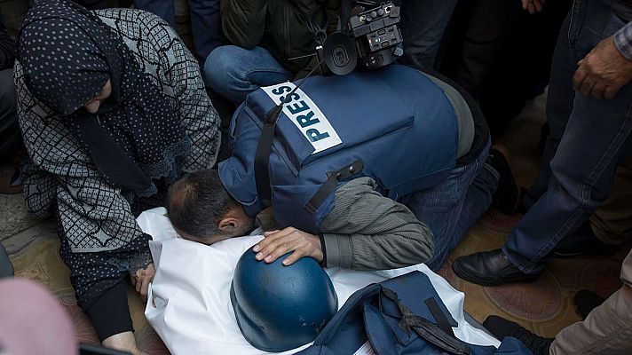 Telediario Fin de Semana - Los riesgos de informar de una guerra: más de la mitad de periodistas que cubren conflictos sufre estrés postraumático