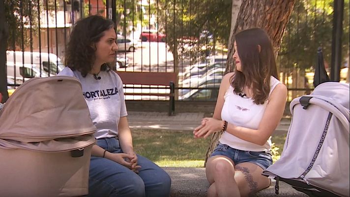 Telediario Fin de Semana - Mujeres en su primer Día de la Madre: del "me habría gustado tener más soporte" a "la edad me influye en tema de vitalidad"