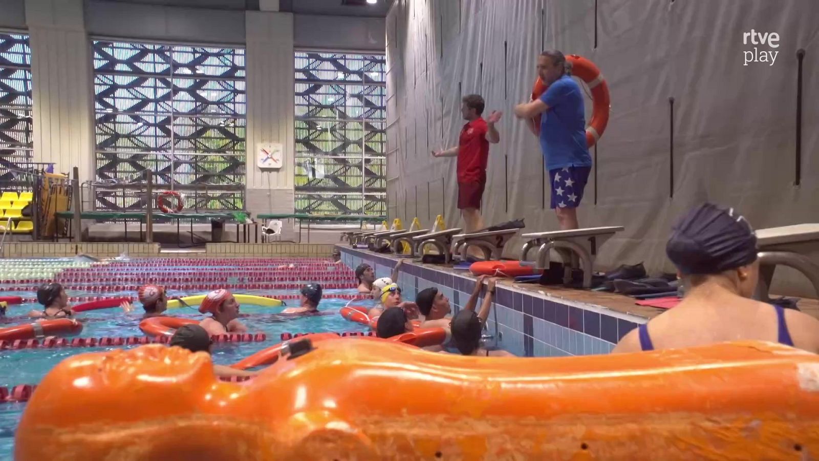 Temporada de piscinas - Aquí hay trabajo | Ver