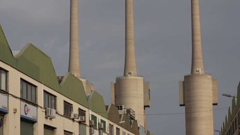 Xemeneies: Central T�rmica de Sant Adri� - Fonamentals - Fonamentals | Ver