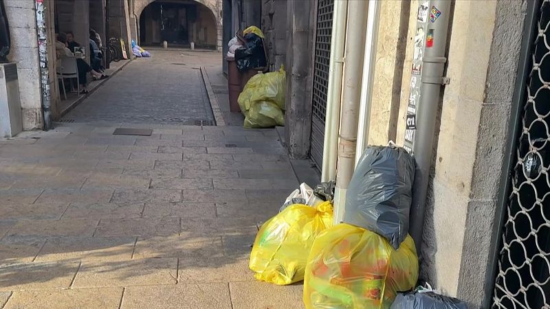 Vaga d'escombraries a Girona coincidint amb Temps de Flors - L'Informatiu | Veure