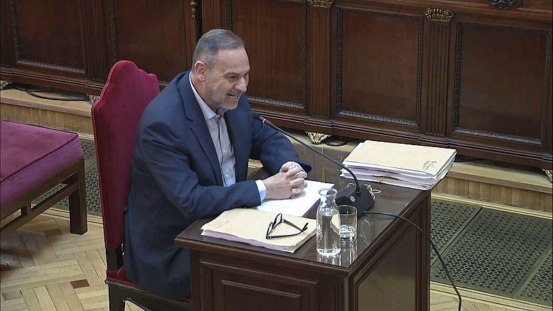 Telediario - 21 horas - 04/05/26 - Lengua de signos - Telediario en lengua de signos | Ver