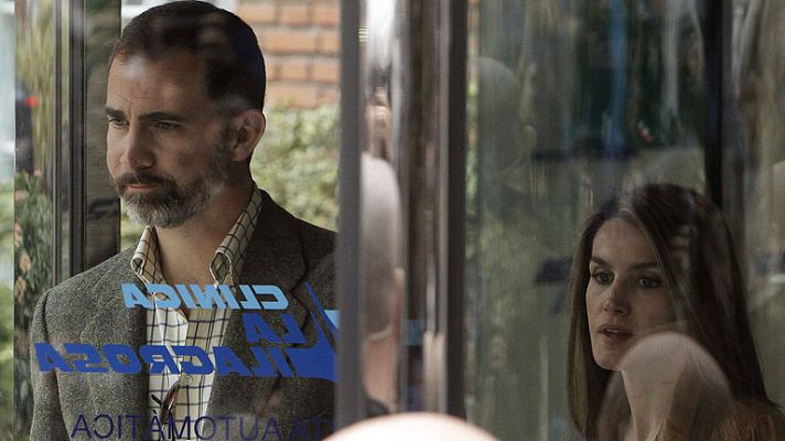 Telediario 1 - El rey seguirá ingresado una semana y su recuperación llevará entre dos y seis meses