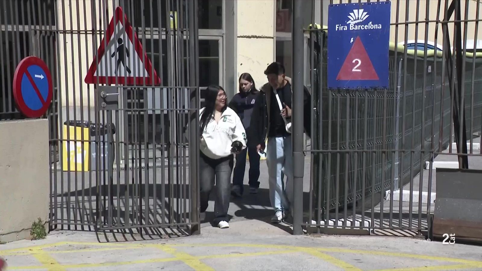 Nou dispositiu de regularització d’immigrants a Montjuïc - L'Informatiu | Veure