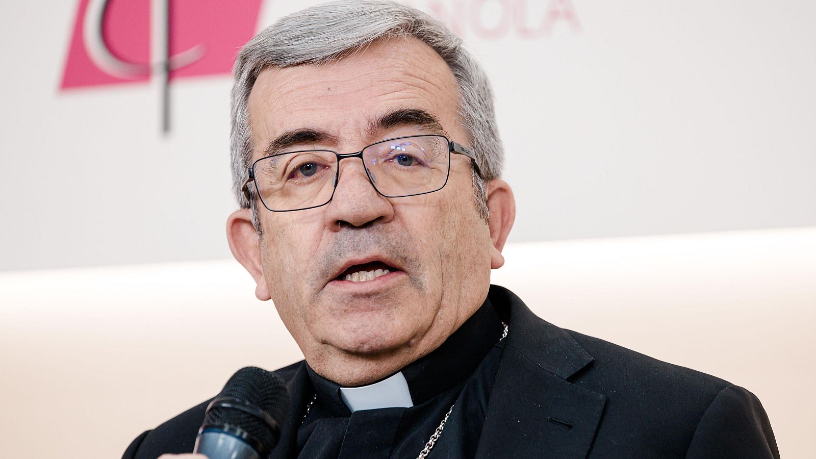 Argüello a Vox: "Decir que la acogida a inmigrantes es negocio resulta ofensivo" - La noche en 24h | Ver