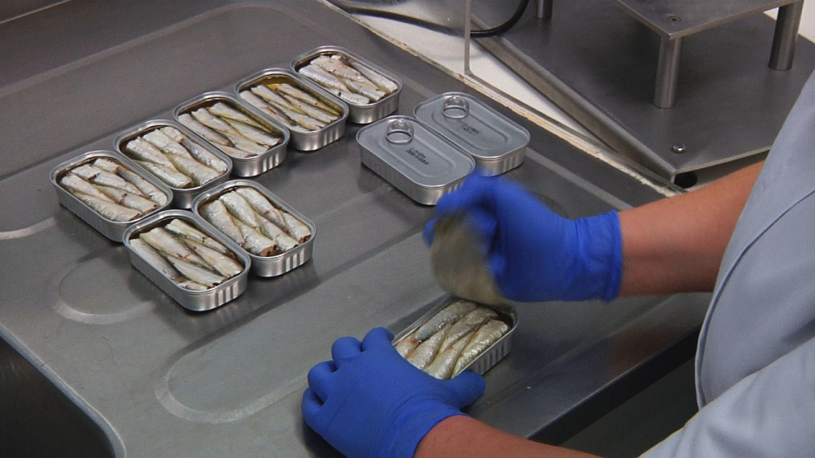 Los beneficios y peligros de las latas, en Comando DAG - Directo al grano | Ver