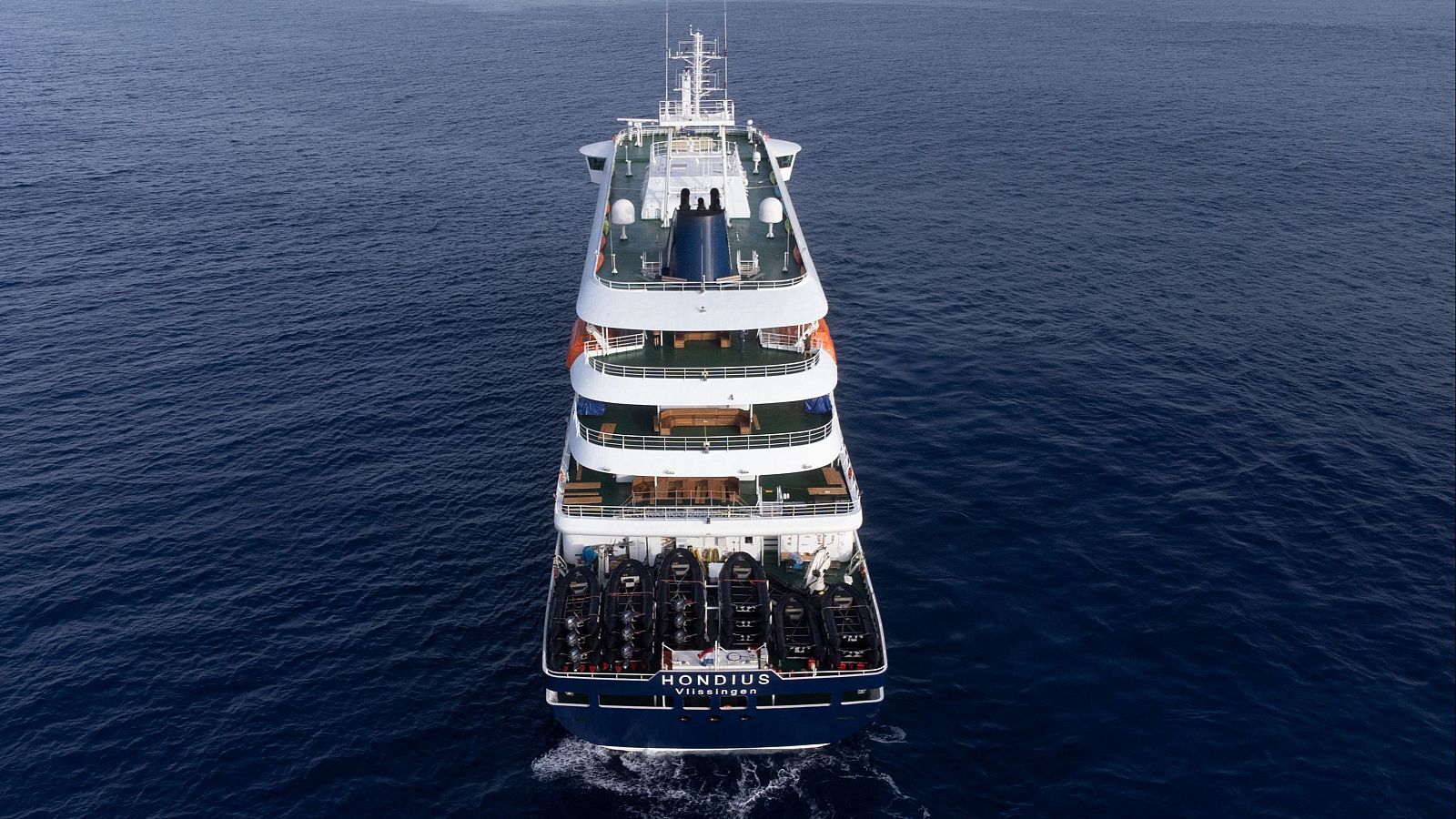 Crucero MV Hondius - Hantavirus: imagen aérea del crucero cerca del puerto de Praia, en Cabo Verde